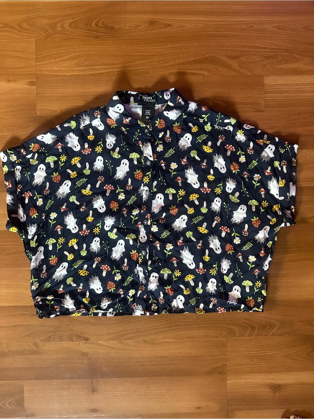 🆕 Hot Topic Black Ghost & Mushroom Boxy Button-Down Crop Shirt